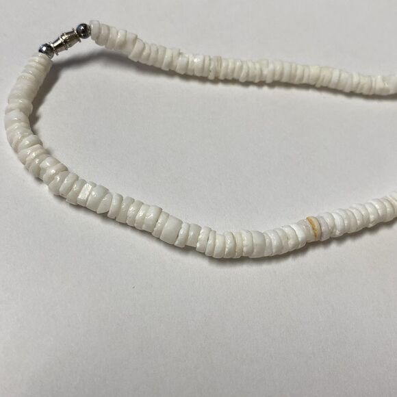 Puka Shell Choker Necklace Blue and White Hawaiian Flowers Plumeria - Picture 2 of 4